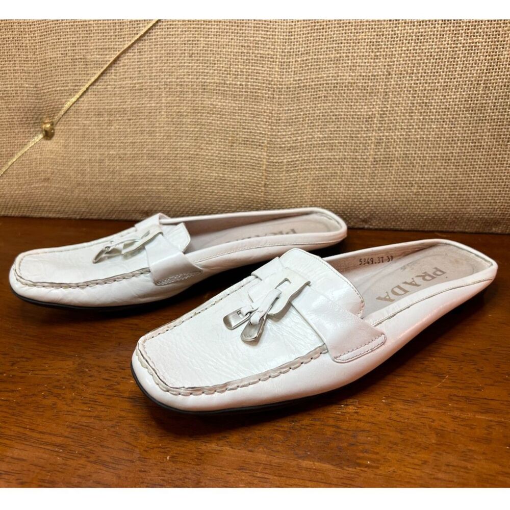 PRADA VTG White Leather Loafers with Tassles & Silver accents, Size 7 (37 EU)